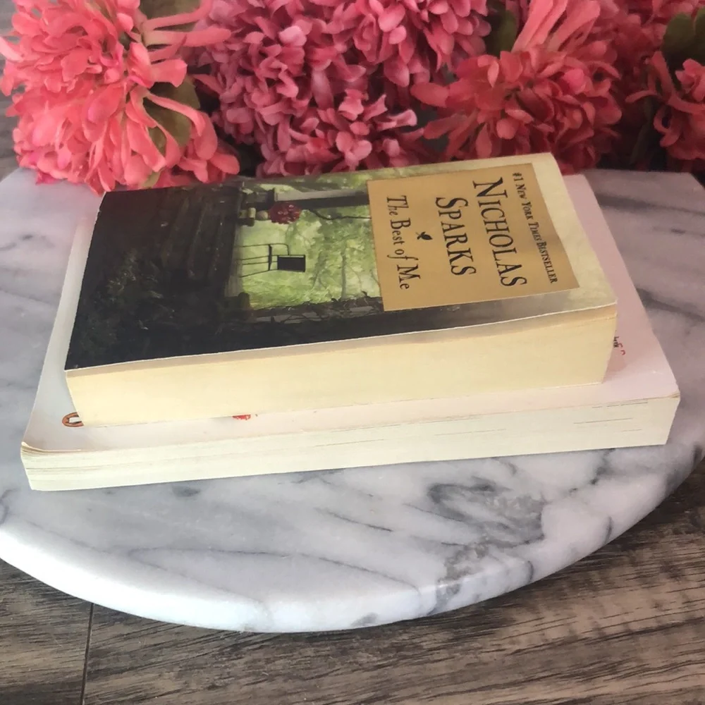 THE BEST OF ME Nicholas Sparks & EAT PRAY LOVE Elizabeth Gilbert 2 paperbacks